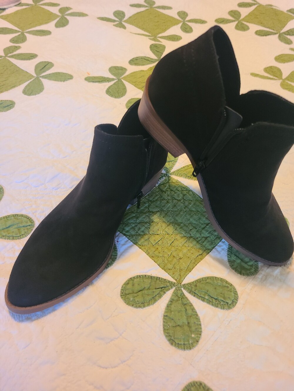 Time and Tru Women’s Black Suede Ankle Booties with Side Zip Size 9